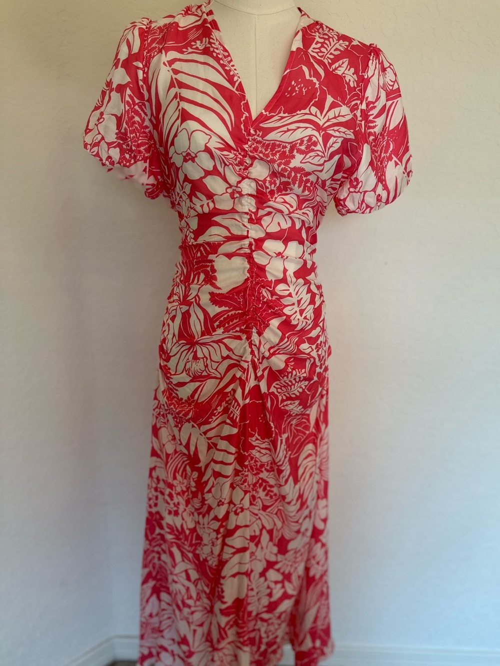 J. McLaughlin Fernanda Pink Feminine Romantic Beachy Dress Silk Ruched